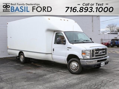 2015 Ford E-Series E-350 SD 2DR 138 In. WB SRW Cutaway Chassis