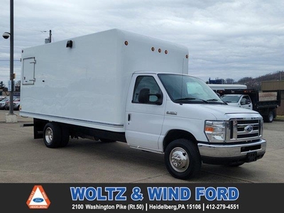 2016 Ford E-Series E-350 SD 2DR 138 In. WB SRW Cutaway Chassis