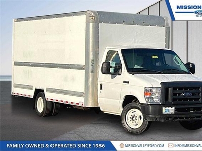 2018 Ford E-Series E-350 SD 2DR 138 In. WB SRW Cutaway Chassis