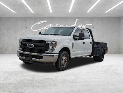 2019 Ford F-350 Super Duty 4X2 Lariat 4DR Crew Cab 179 In. WB DRW Chassis