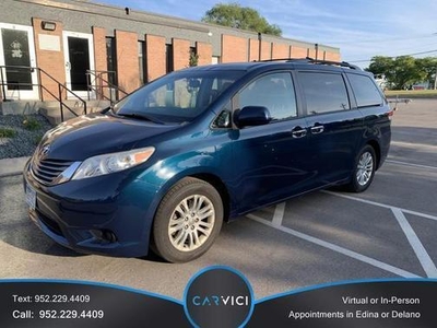 2012 Toyota Sienna for Sale in Chicago, Illinois