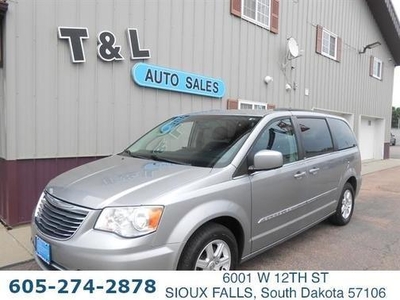 2013 Chrysler Town & Country for Sale in Saint Charles, Illinois