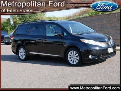 2014 Toyota Sienna for Sale in Chicago, Illinois