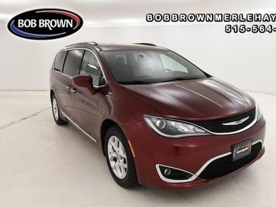 2018 Chrysler Pacifica for Sale in Saint Charles, Illinois