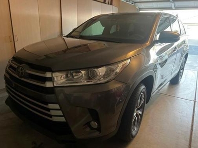 2019 Toyota Highlander for Sale in Northwoods, Illinois