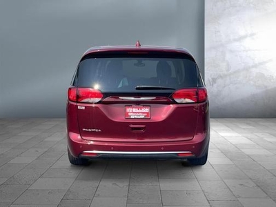 2020 Chrysler Pacifica for Sale in Saint Charles, Illinois