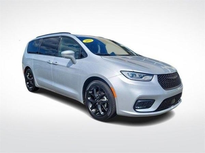 2022 Chrysler Pacifica for Sale in Northwoods, Illinois