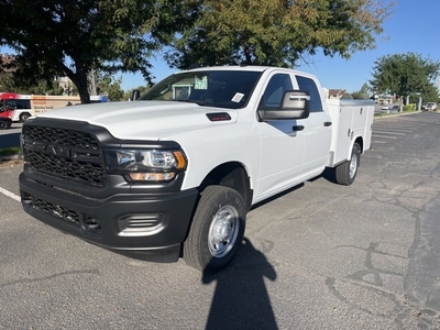 2023 Ram2500 TRADESMAN CREW CAB 4X4 8' BOX Crew Cab