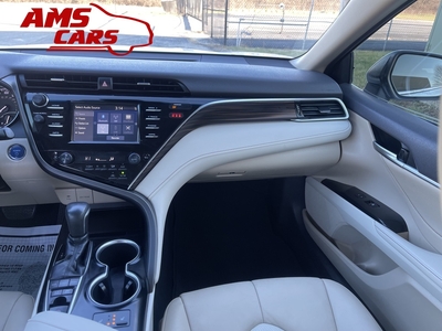 2018 Toyota Camry Hybrid XLE in Indianapolis, IN