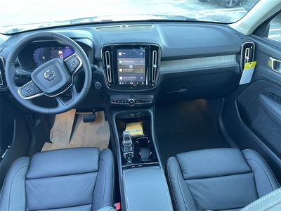 2023 Volvo XC40 B5 Plus Bright Theme in Miami, FL