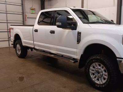 Ford Super Duty F-350 6.2L V-8 Gas