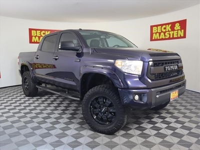 Pre-Owned 2017 Toyota Tundra SR5