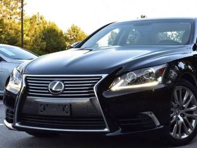 Lexus LS 4.6L V-8 Gas