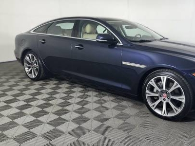 Jaguar XJ 3.0L V-6 Gas Supercharged