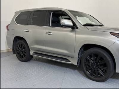 Lexus LX 5.7L V-8 Gas