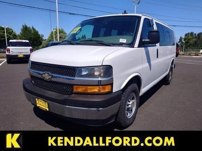 2020 Chevrolet Express 3500 for Sale in Co Bluffs, Iowa