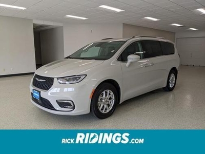 2021 Chrysler Pacifica for Sale in Co Bluffs, Iowa