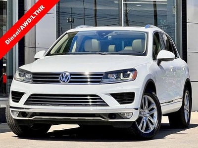 2016 Volkswagen Touareg for Sale in Chicago, Illinois