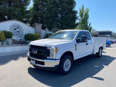 2019 Ford F-350 Chassis Cab for Sale in Chicago, Illinois