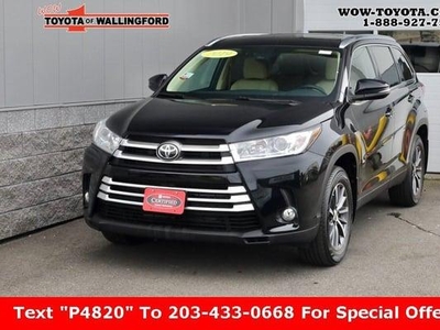 2019 Toyota Highlander for Sale in Chicago, Illinois