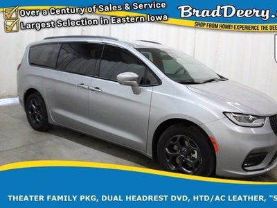 2021 Chrysler Pacifica for Sale in Denver, Colorado