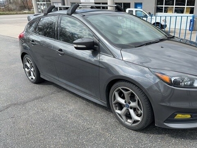 2017 FordFocus ST Base