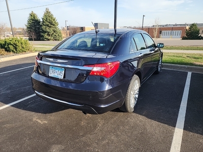 2011 Chrysler 200 Limited in Rochester, MN