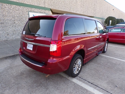 2013 Chrysler Town & Country Touring-L in Irving, TX