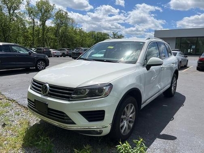 2016 Volkswagen Touareg for Sale in Chicago, Illinois