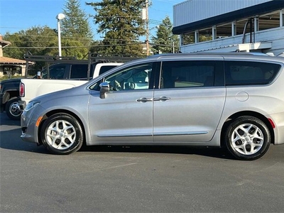 2020 Chrysler Town & Country Limited in Healdsburg, CA