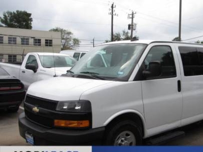 Chevrolet Express Passenger 6.0L V-8 Gas