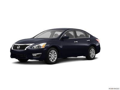 Pre-Owned 2013 Nissan
