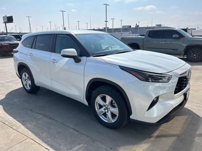 2023 Toyota Highlander White, 5K miles for sale in Fargo, North Dakota, North Dakota