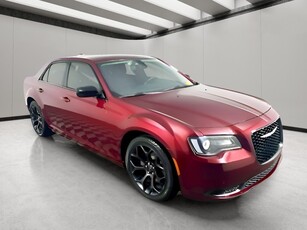 PRE-OWNED 2019 CHRYSLER 300 TOURING