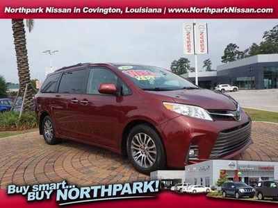 2020 Toyota Sienna for Sale in Co Bluffs, Iowa