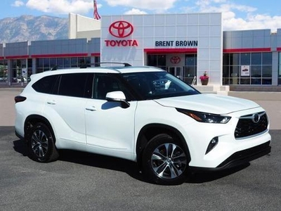 2022 Toyota Highlander for Sale in Co Bluffs, Iowa