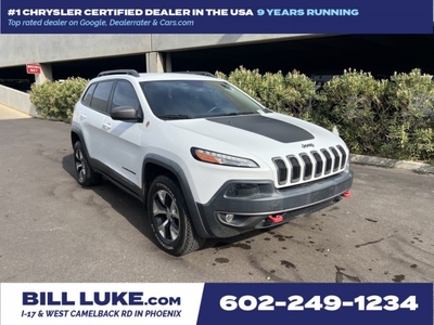PRE-OWNED 2016 JEEP CHEROKEE TRAILHAWK WITH NAVIGATION & 4WD