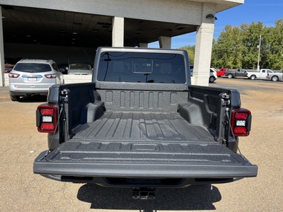 2022 Jeep Gladiator Overland in Millington, TN