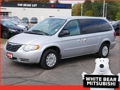 2006 Chrysler Town & Country for Sale in Northwoods, Illinois
