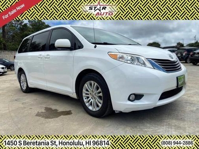 2013 Toyota Sienna for Sale in Chicago, Illinois