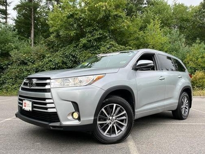 2018 Toyota Highlander for Sale in Northwoods, Illinois