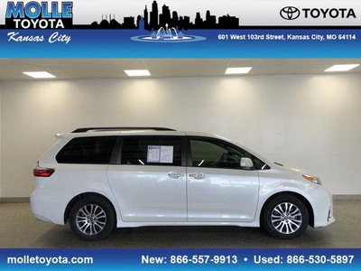 2018 Toyota Sienna for Sale in Canton, Michigan