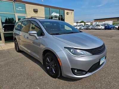 2020 Chrysler Pacifica Hybrid for Sale in Chicago, Illinois