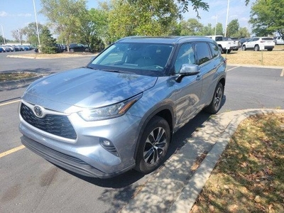 2020 Toyota Highlander for Sale in Canton, Michigan