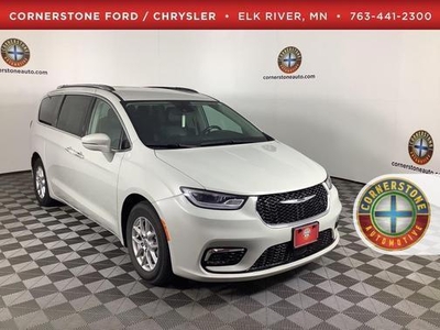 2021 Chrysler Pacifica for Sale in Northwoods, Illinois