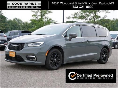 2022 Chrysler Pacifica for Sale in Northwoods, Illinois
