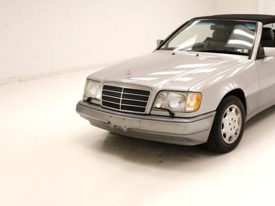 FOR SALE: 1994 Mercedes Benz E320 $22,900 USD