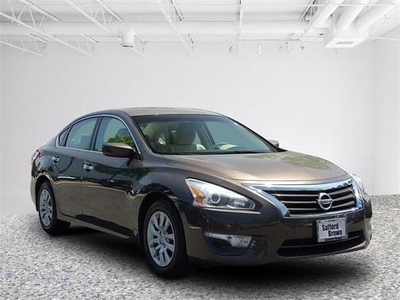 2013 Nissan Altima for Sale in Chicago, Illinois