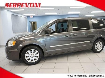 2016 Chrysler Town & Country for Sale in Saint Louis, Missouri