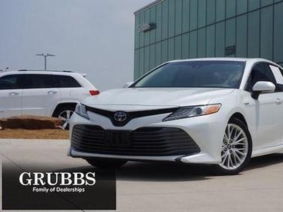 2018 Toyota Camry Hybrid for Sale in Chicago, Illinois